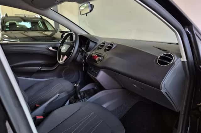 SEAT Ibiza (2011) thumbnail 4