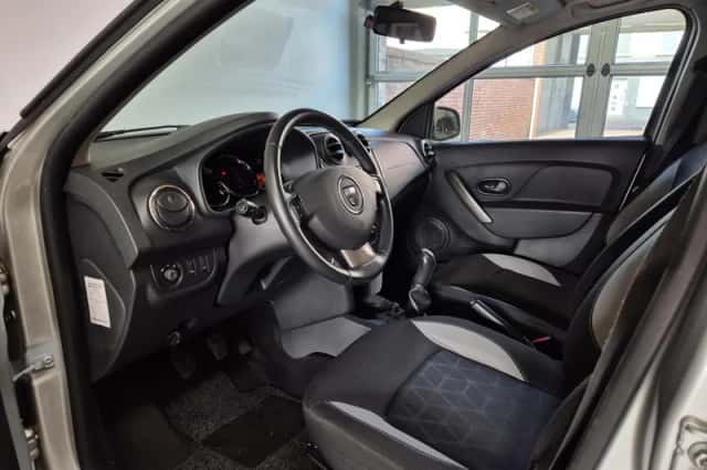 Dacia Sandero (2013) thumbnail 2