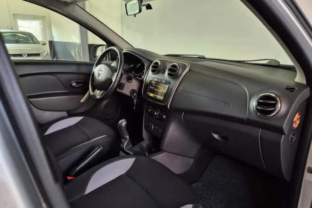 Dacia Sandero (2013) thumbnail 4