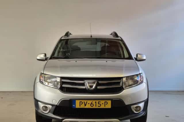 Dacia Sandero (2013) thumbnail 5