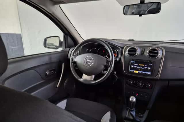 Dacia Sandero (2013) thumbnail 6