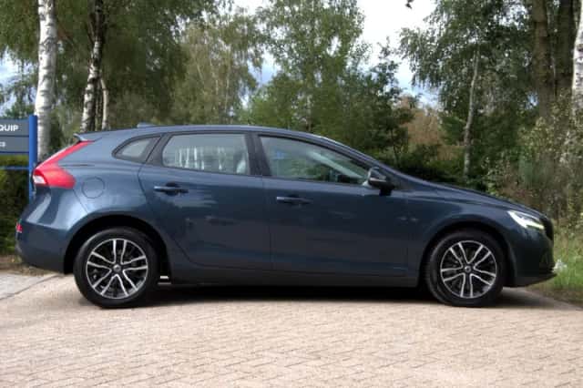 Volvo V40 (2016) thumbnail 5