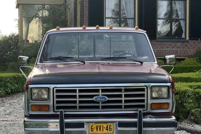 Ford F-250 (1985) thumbnail 2