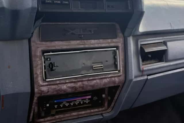 Ford F-250 (1986) thumbnail 4