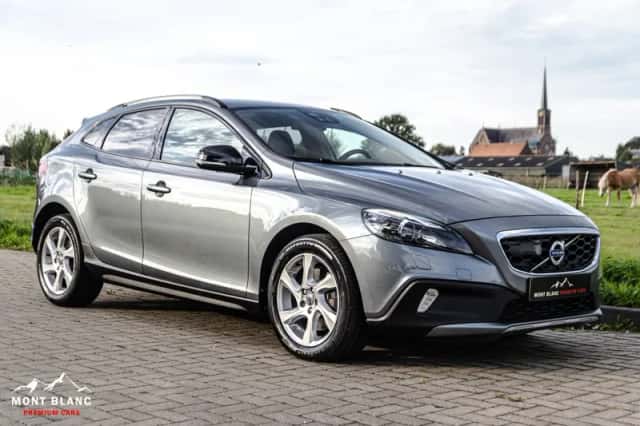 Volvo V40 Cross Country (2014) thumbnail 1