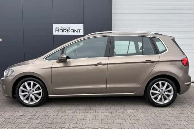 Volkswagen Golf Sportsvan (2014) thumbnail 2
