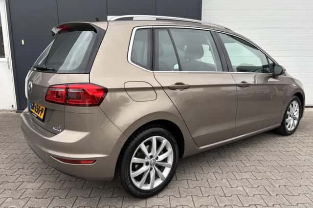 Volkswagen Golf Sportsvan (2014) thumbnail 4
