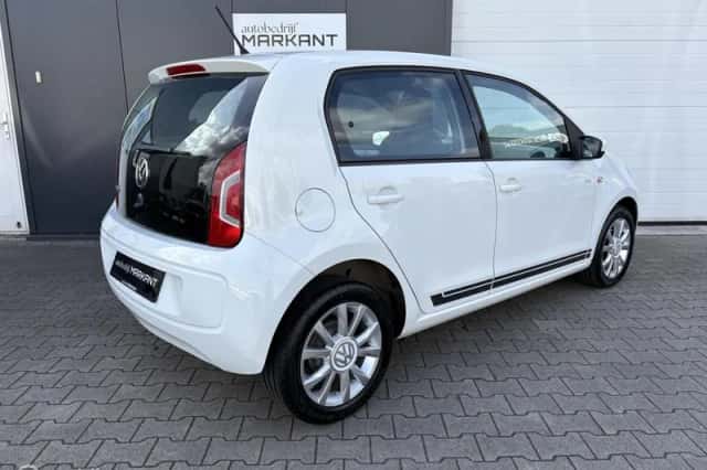 Volkswagen Up! (2016) thumbnail 4