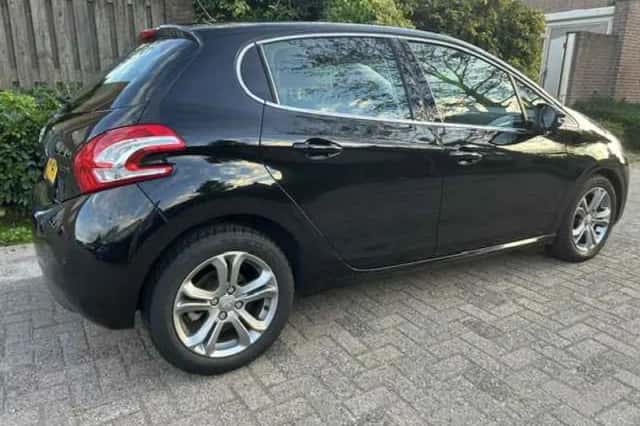 Peugeot 208 (2013) thumbnail 2