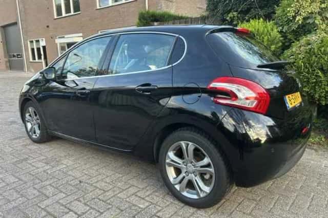Peugeot 208 (2013) thumbnail 5