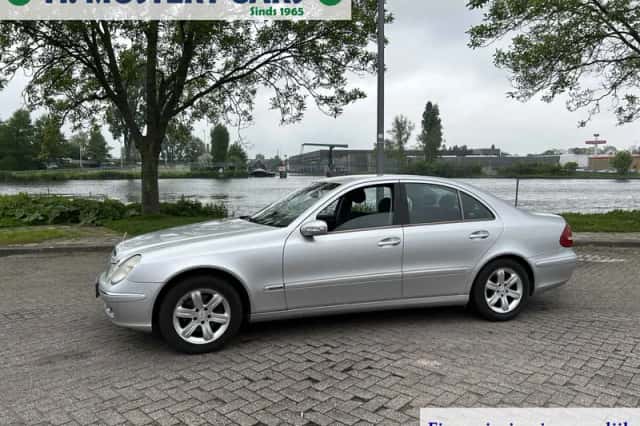 Mercedes-Benz E-Klasse (2005) thumbnail 2