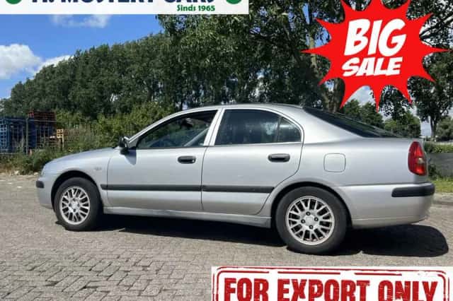 Mitsubishi Carisma (2003) thumbnail 2