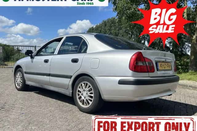 Mitsubishi Carisma (2003) thumbnail 4