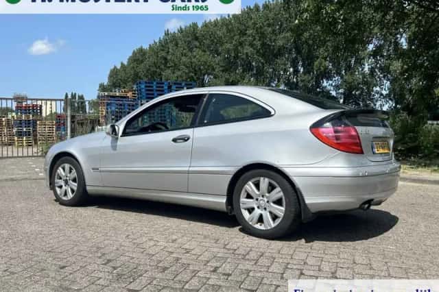 Mercedes-Benz C-Klasse (2004) thumbnail 4