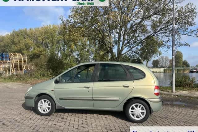 Renault Scénic (2003) thumbnail 3