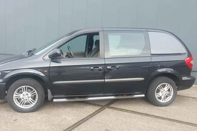 Chrysler Grand Voyager (2002) thumbnail 4