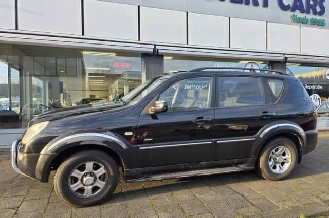 SsangYong Rexton (2005) thumbnail 3