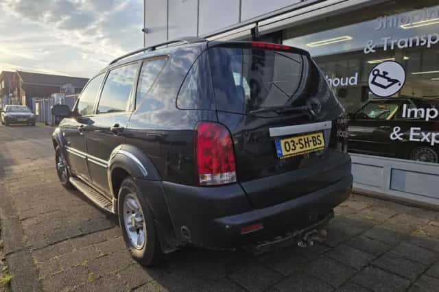 SsangYong Rexton (2005) thumbnail 4