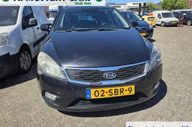 Kia Ceed (2011) thumbnail 2
