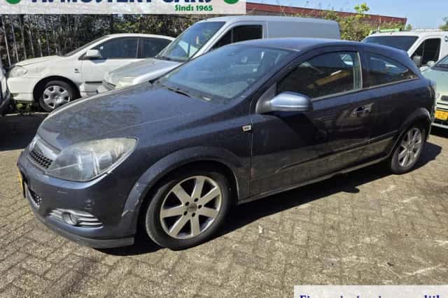 Opel Astra (2008) thumbnail 2