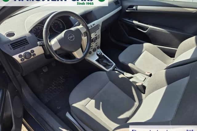 Opel Astra (2008) thumbnail 5