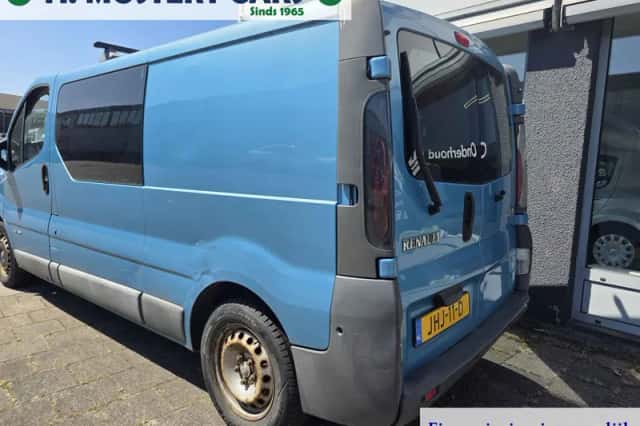 Renault Trafic (2004) thumbnail 3