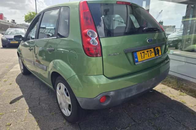 Ford Fiesta (2007) thumbnail 3