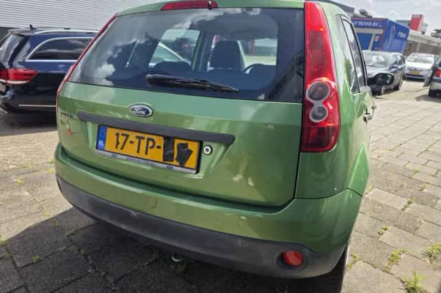 Ford Fiesta (2007) thumbnail 4