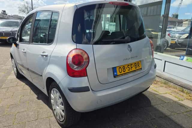 Renault Modus (2004) thumbnail 2