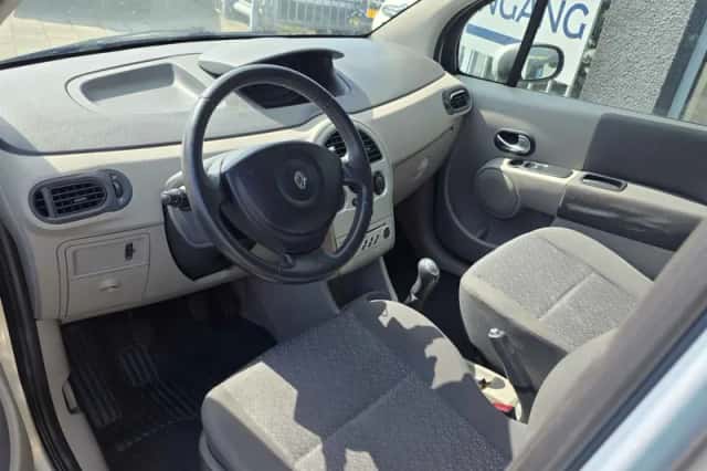 Renault Modus (2004) thumbnail 3