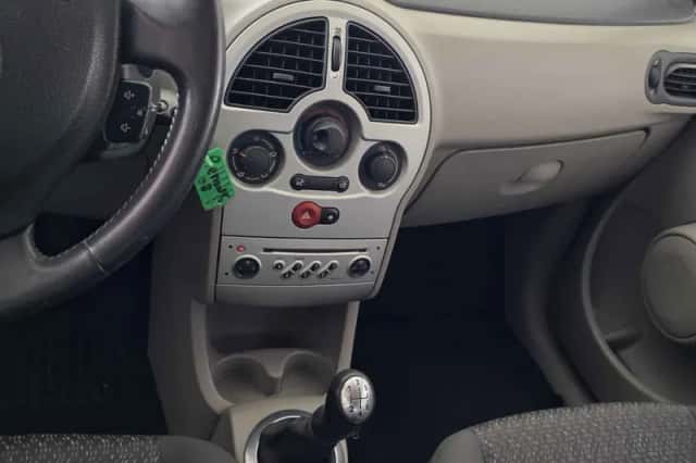 Renault Modus (2004) thumbnail 6