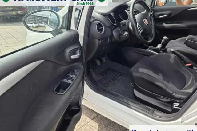 Fiat Punto Evo (2015) thumbnail 4