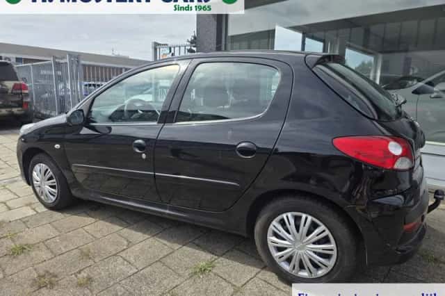 Peugeot 206+ (2009) thumbnail 5