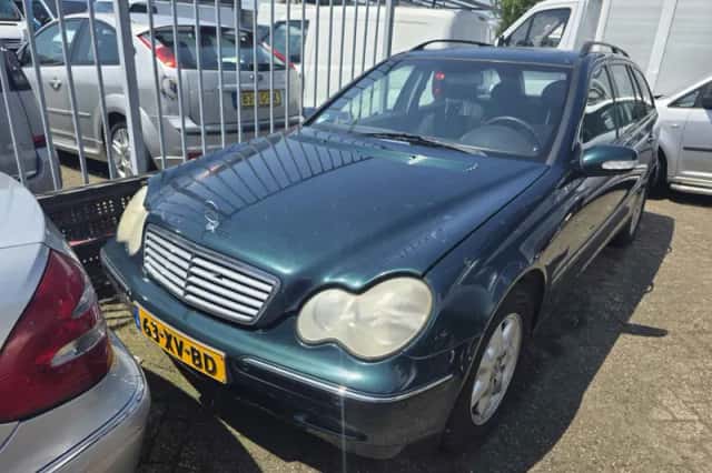 Mercedes-Benz C-Klasse (2002) thumbnail 1