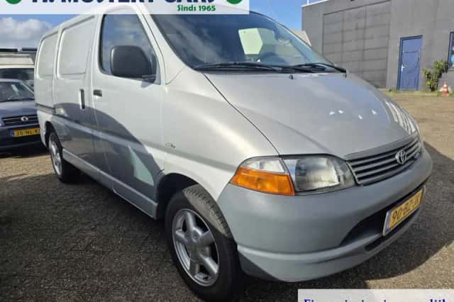 Toyota HiAce (2006) thumbnail 3