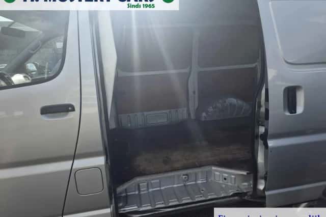 Toyota HiAce (2006) thumbnail 6