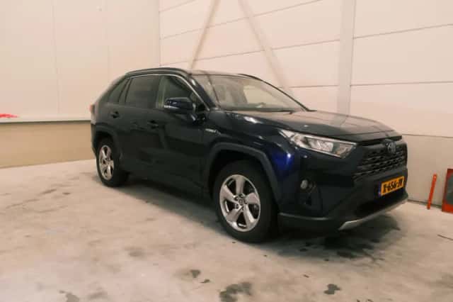 Toyota RAV4 (2019) thumbnail 2