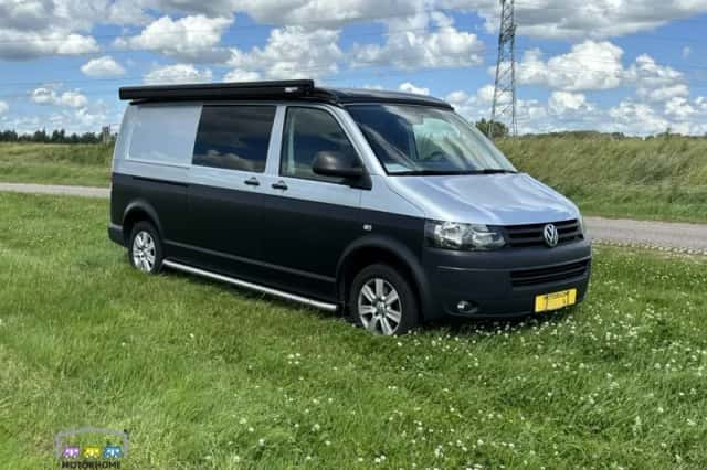 Volkswagen Transporter (2015) thumbnail 1