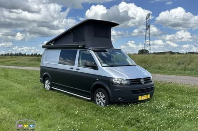 Volkswagen Transporter (2015) thumbnail 2
