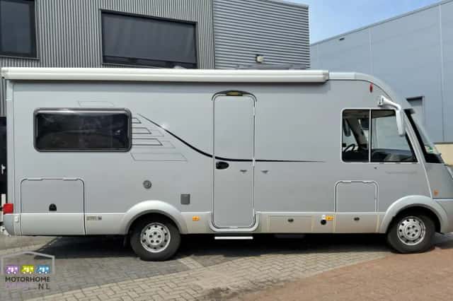 Hymer B 654 (2009) thumbnail 2