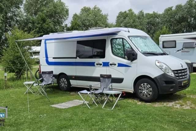 Renault Master (2011) thumbnail 2