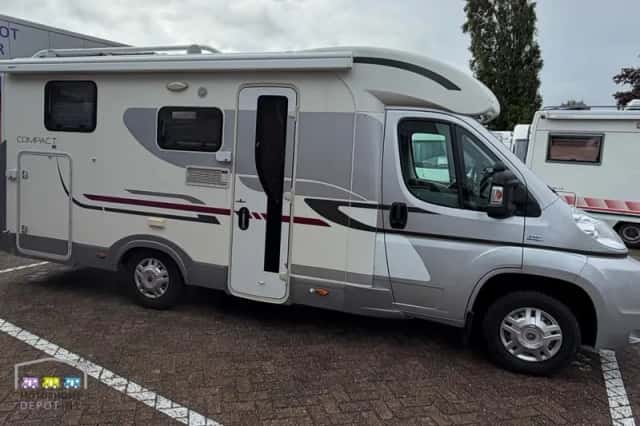 Adria Compact (2011) thumbnail 2