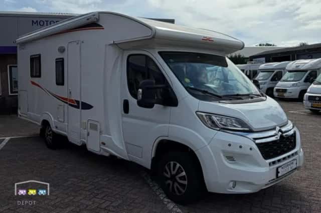 P.L.A. Camper VOYAGER (2017) thumbnail 1