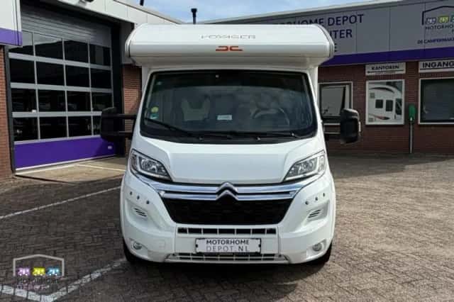 P.L.A. Camper VOYAGER (2017) thumbnail 5