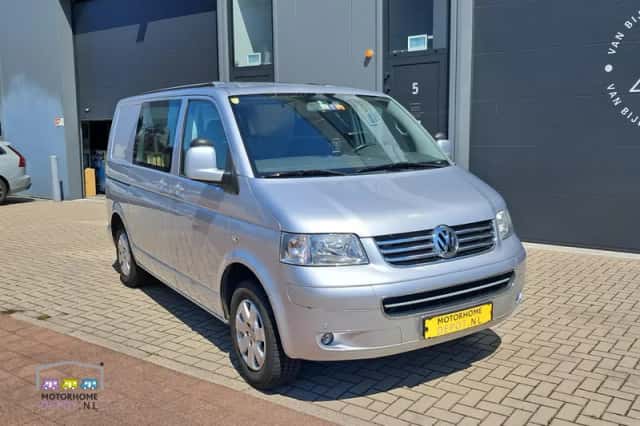 Volkswagen Transporter (2009) thumbnail 1