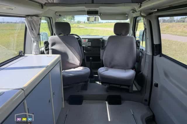 Volkswagen California (2000) thumbnail 6