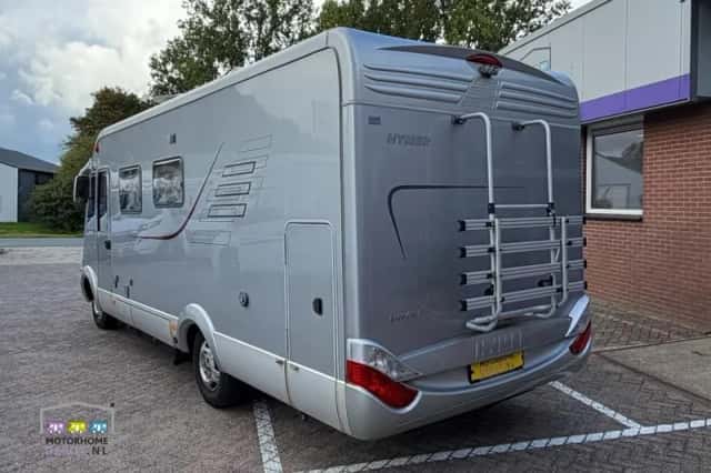 Hymer B 694 (2010) thumbnail 3