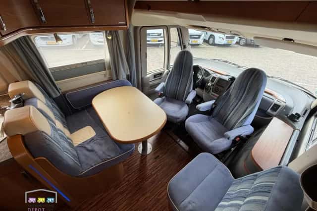 Hymer B 694 (2010) thumbnail 5