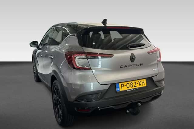 Renault Captur (2022) thumbnail 3