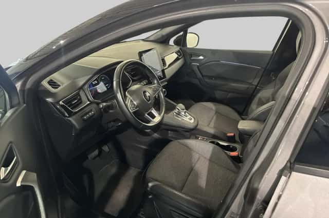 Renault Captur (2022) thumbnail 4